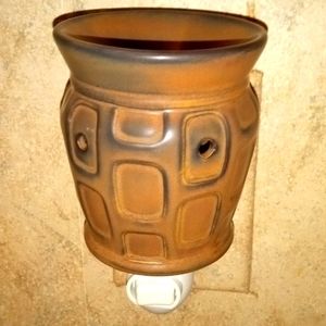 STRATA Plug-in Nightlight Candle Warmer by Scentsy